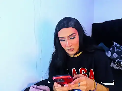 Snapshot of Georgina_Giio chatting on November 5, 2025, 2:25 am Georgina Giio online show from November 5, 2025, 2:25 am