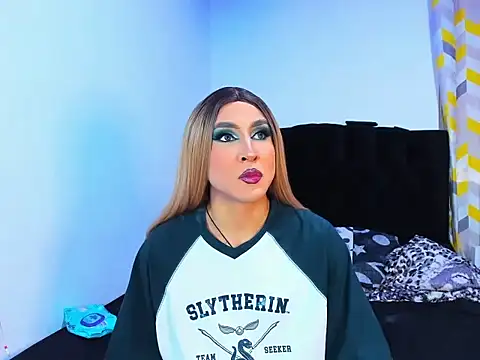 Snapshot of Georgina_Giio chatting on November 19, 2025, 7:36 pm Georgina Giio online show from November 19, 2025, 7:36 pm