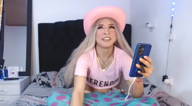 Snapshot of Georgina_Giio chatting on February 25, 2025, 4:24 am Georgina Giio online show from February 25, 2025, 4:24 am