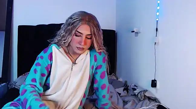 Snapshot of Georgina_Giio chatting on March 5, 2025, 6:54 am Georgina Giio online show from March 5, 2025, 6:54 am