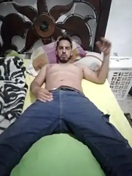 Snapshot of alejo5288 chatting on February 26, 2026, 4:23 am alejo5288 online show from February 26, 2026, 4:23 am