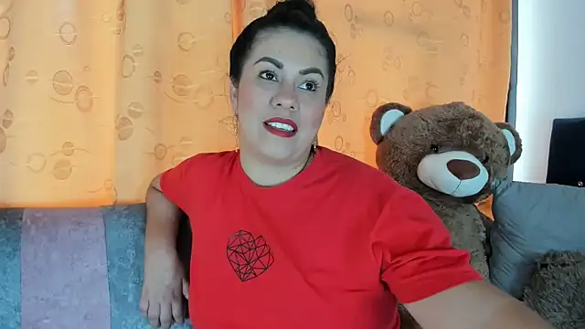 thamara226 online show from January 14, 2026, 3:37 pm