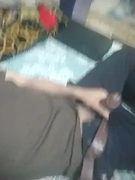 Snapshot of Feeroo11 chatting on April 12, 2026, 4:43 pm Feeroo11 online show from April 12, 2026, 4:43 pm