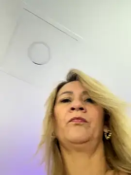 AtheneaRusell online show from September 25, 2025, 8:37 pm