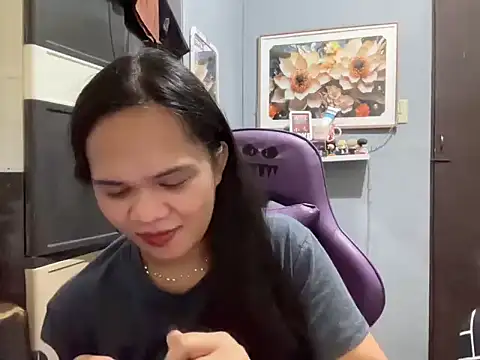 Snapshot of SophiaCourthaway chatting on December 15, 2025, 11:10 pm SophiaCourthaway online show from December 15, 2025, 11:10 pm