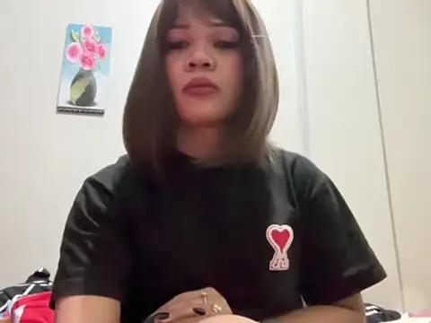 SophiaCourthaway online show from October 21, 2025, 6:40 pm