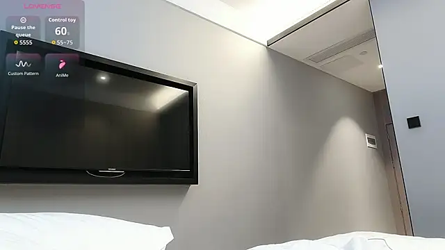 lilandi0521 online show from November 15, 2025, 11:09 pm