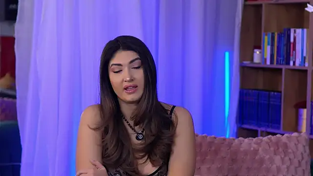 SarahPeach8 online show from January 11, 2026, 6:20 am