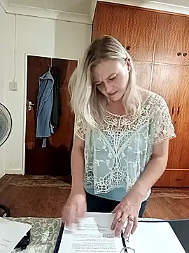 Snapshot of Vintasia chatting on February 2, 2026, 7:46 pm Vintasia online show from February 2, 2026, 7:46 pm