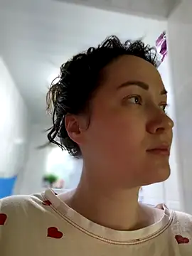 Kiss My Body online show from October 16, 2025, 9:39 am