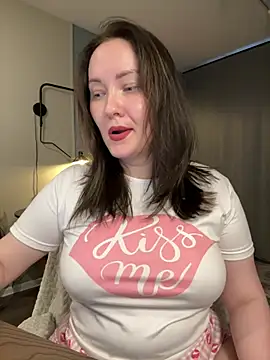 Snapshot of Kiss_My_Body chatting on July 10, 2026, 7:03 pm Kiss My Body online show from July 10, 2026, 7:03 pm