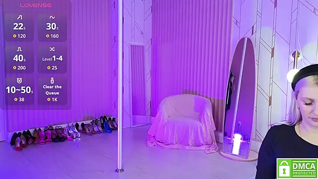 Snapshot of Eva__Summer chatting on November 15, 2025, 4:05 am Eva Summer online show from November 15, 2025, 4:05 am