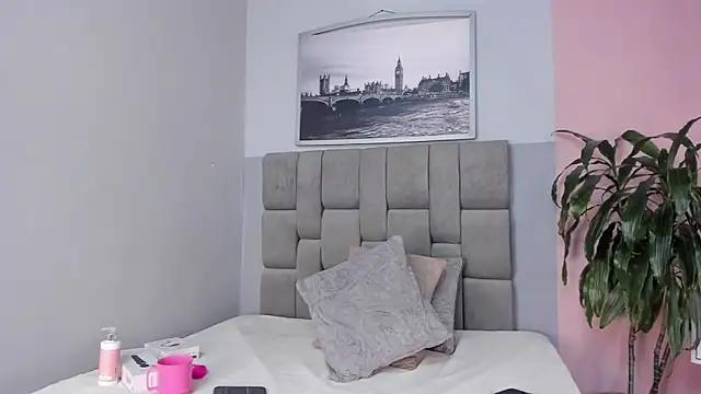 janna lopez  online show from October 28, 2025, 11:31 am