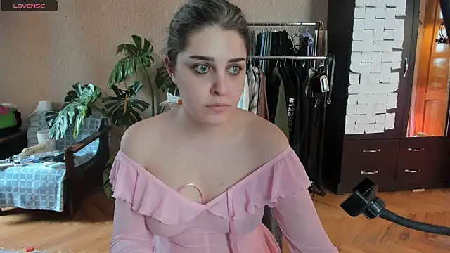 Snapshot of _Roselina_ chatting on July 29, 2026, 11:09 am Roselina online show from July 29, 2026, 11:09 am