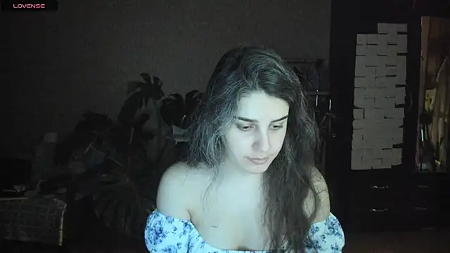 Snapshot of _Roselina_ chatting on July 21, 2026, 6:53 pm Roselina online show from July 21, 2026, 6:53 pm