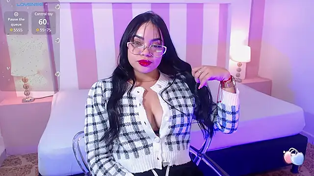 Snapshot of ThaliaCox1 chatting on January 19, 2025, 4:12 am ThaliaCox1 online show from January 19, 2025, 4:12 am