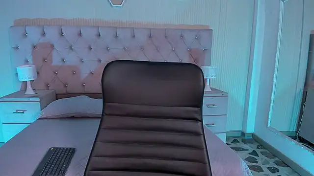 Snapshot of MattThompsonn chatting on February 10, 2026, 11:26 pm MattThompsonn online show from February 10, 2026, 11:26 pm