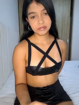 Snapshot of IslaBlaze chatting on November 14, 2025, 3:15 pm IslaBlaze online show from November 14, 2025, 3:15 pm