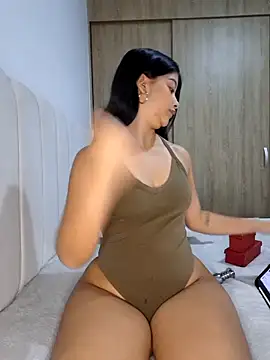 Snapshot of IslaBlaze chatting on December 19, 2025, 2:37 am IslaBlaze online show from December 19, 2025, 2:37 am