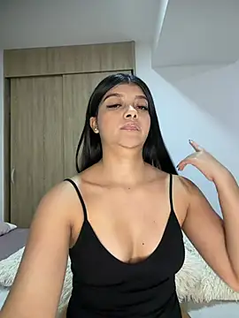 Snapshot of IslaBlaze chatting on May 23, 2026, 7:13 pm IslaBlaze online show from May 23, 2026, 7:13 pm