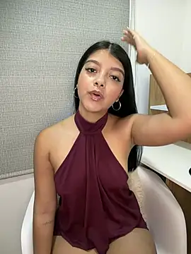 Snapshot of IslaBlaze chatting on May 1, 2026, 11:54 pm IslaBlaze online show from May 1, 2026, 11:54 pm