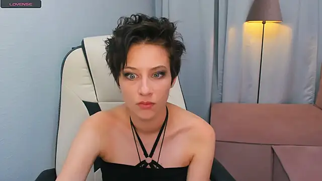 Snapshot of via_mayer_ chatting on September 8, 2025, 9:58 pm via mayer online show from September 8, 2025, 9:58 pm