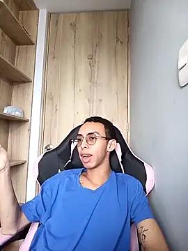 Snapshot of EthaanCox chatting on February 27, 2026, 7:57 pm EthaanCox online show from February 27, 2026, 7:57 pm