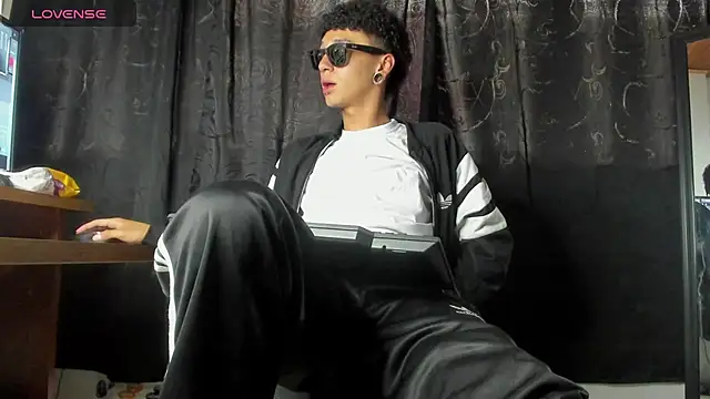 Darius hot online show from February 18, 2025, 9:42 pm