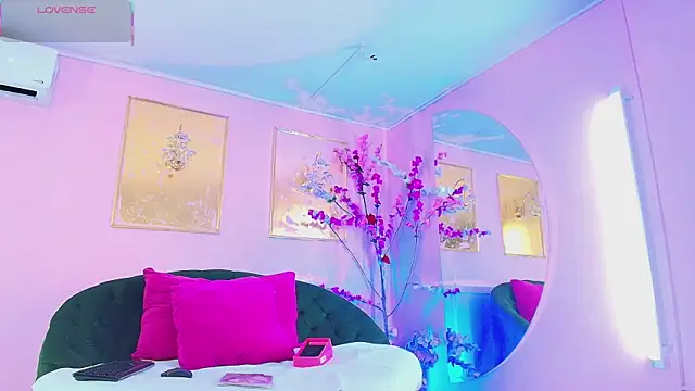 Snapshot of scarlette69 chatting on March 20, 2026, 7:37 pm scarlette69 online show from March 20, 2026, 7:37 pm