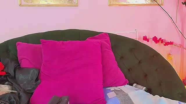 Snapshot of scarlette69 chatting on March 28, 2026, 7:59 pm scarlette69 online show from March 28, 2026, 7:59 pm