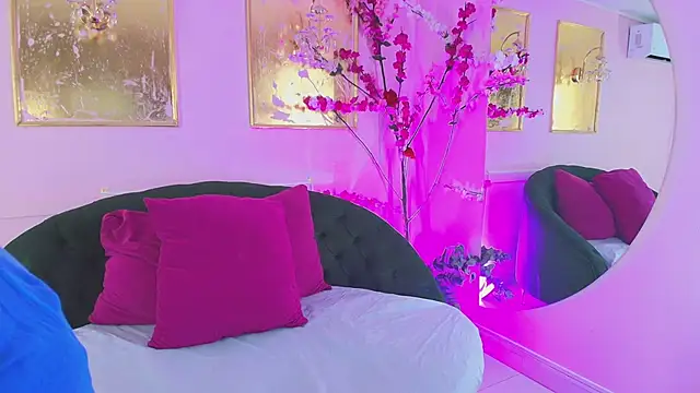 Snapshot of scarlette69 chatting on April 1, 2026, 7:55 pm scarlette69 online show from April 1, 2026, 7:55 pm