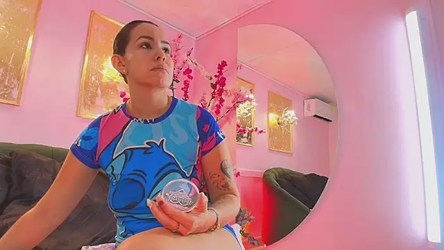 Snapshot of scarlette69 chatting on March 15, 2026, 7:43 pm scarlette69 online show from March 15, 2026, 7:43 pm