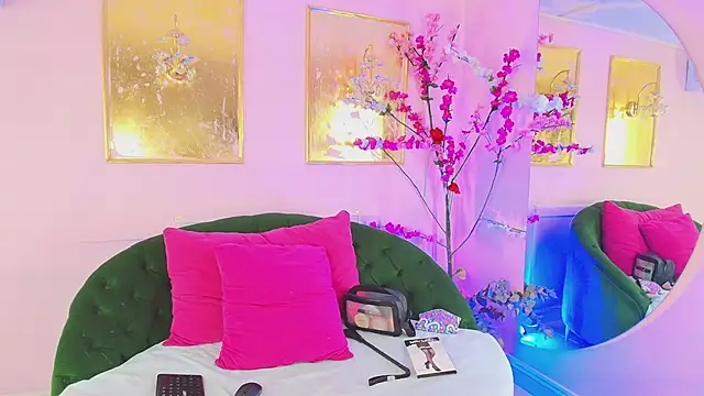 Snapshot of scarlette69 chatting on March 26, 2026, 7:56 pm scarlette69 online show from March 26, 2026, 7:56 pm