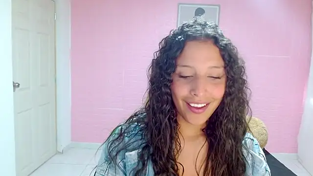 Snapshot of DULCE1609 chatting on March 15, 2025, 9:05 pm DULCE1609 online show from March 15, 2025, 9:05 pm