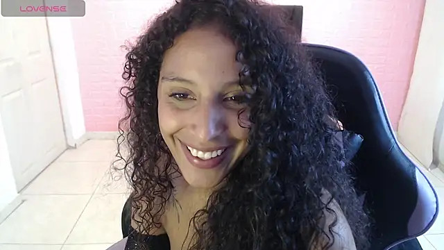 Snapshot of DULCE1609 chatting on June 11, 2026, 12:32 am DULCE1609 online show from June 11, 2026, 12:32 am