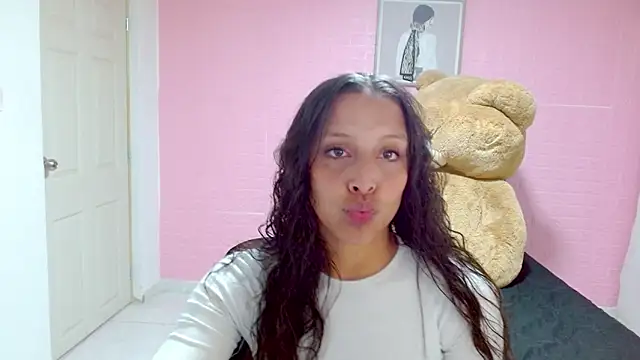 Snapshot of DULCE1609 chatting on February 8, 2025, 10:40 pm DULCE1609 online show from February 8, 2025, 10:40 pm