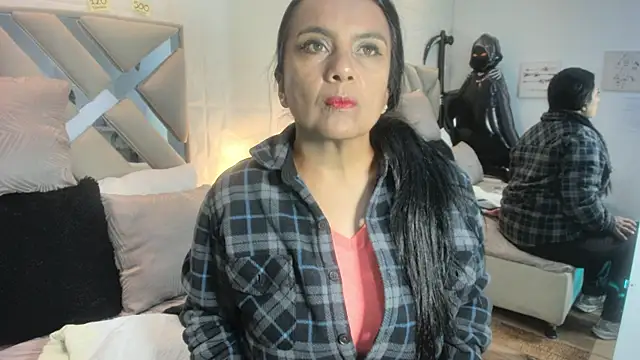 raquell moore online show from November 6, 2025, 11:47 am