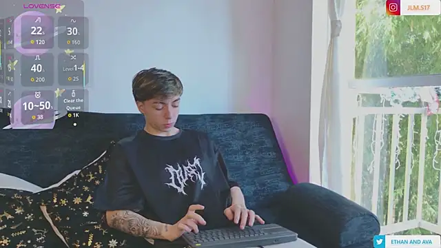 Snapshot of ethan_and_ava chatting on December 3, 2025, 12:48 pm ethan and ava online show from December 3, 2025, 12:48 pm