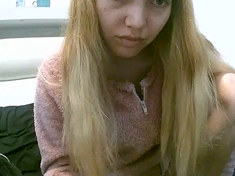 VittoriaTaylor online show from October 23, 2025, 3:32 pm