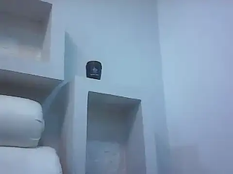 VittoriaTaylor online show from February 26, 2025, 3:32 pm