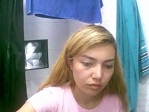 VittoriaTaylor online show from February 16, 2026, 9:02 pm