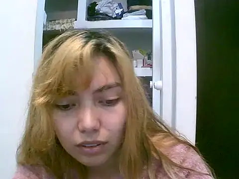 VittoriaTaylor online show from September 30, 2025, 3:56 am