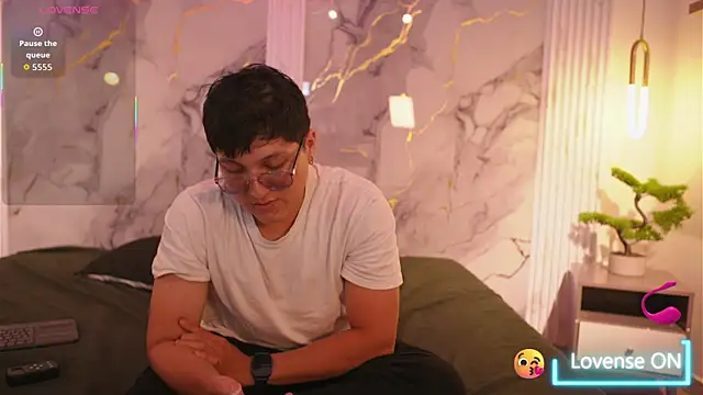 vanilla hot online show from January 10, 2026, 7:42 pm