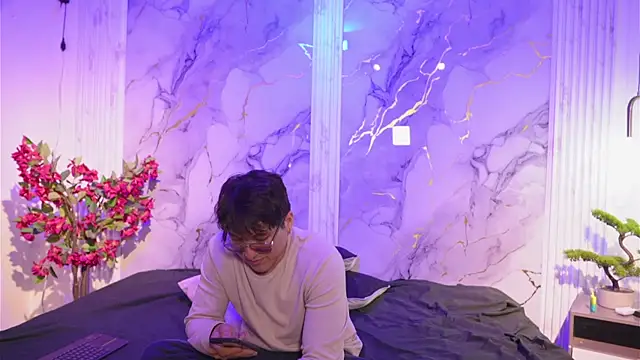 vanilla hot online show from December 20, 2025, 8:55 pm