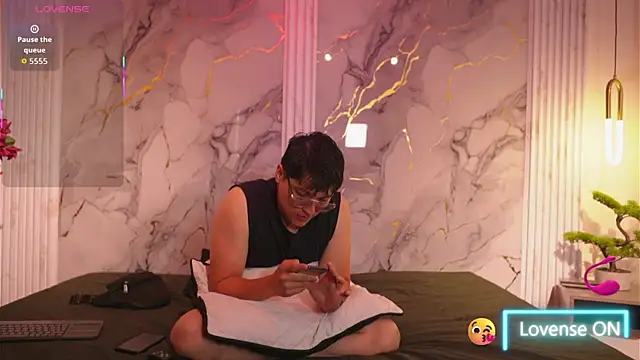 vanilla hot online show from January 11, 2026, 7:43 pm