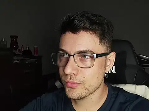 Dyllan   online show from October 28, 2025, 2:01 am