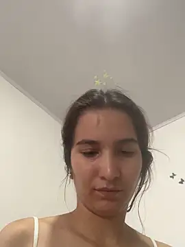 Bella still online show from April 23, 2026, 1:46 pm