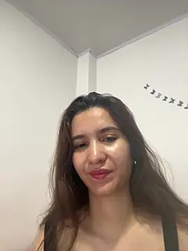 Bella still online show from April 22, 2026, 1:07 pm