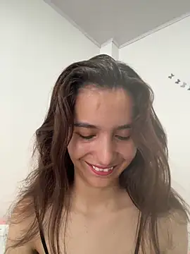 Bella still online show from April 21, 2026, 1:50 pm