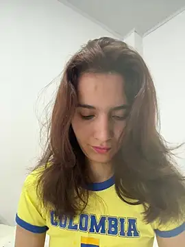 Snapshot of Bella_still chatting on June 17, 2026, 12:59 pm Bella still online show from June 17, 2026, 12:59 pm